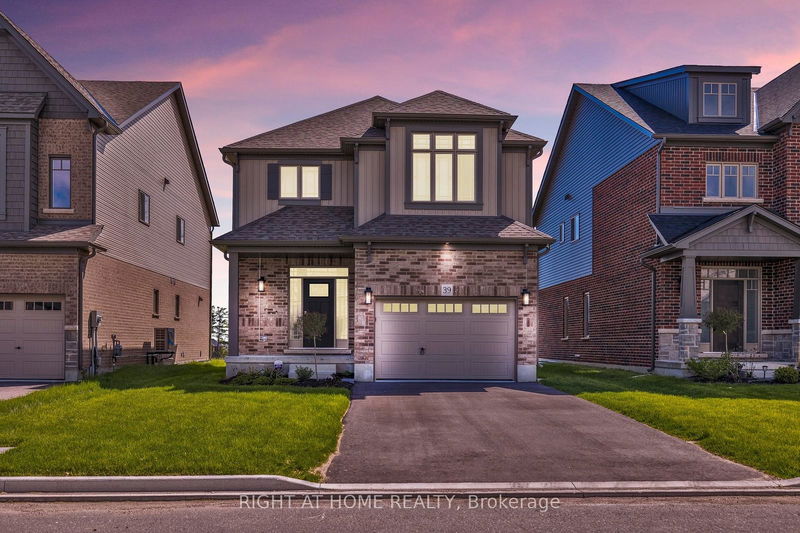 home for lease on 39 Maidens Crescent