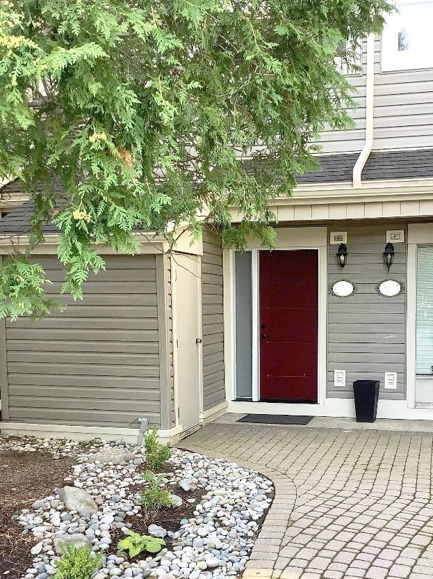 home for lease on 466 Oxbow Crescent
