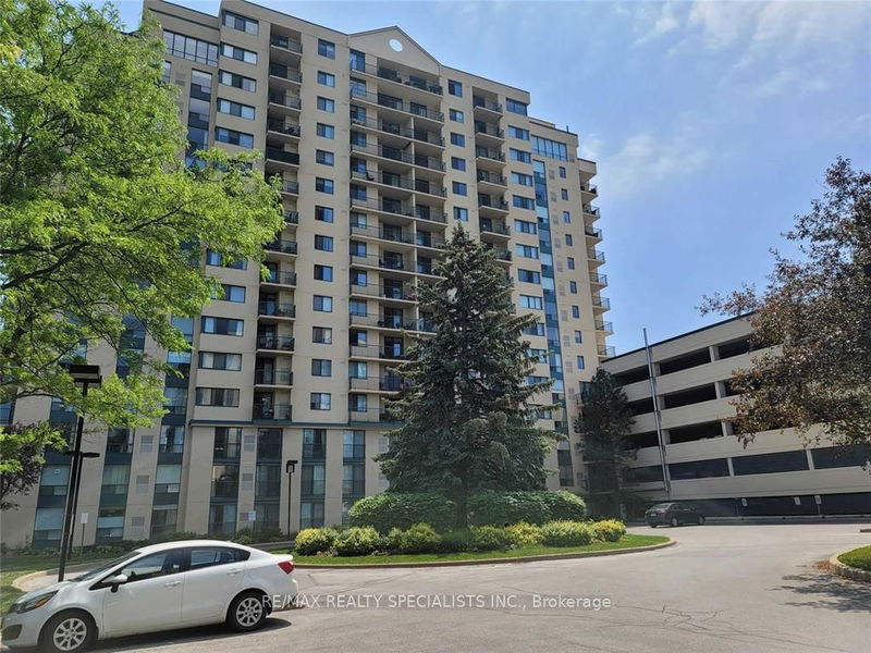 home for lease on 206-75 Ellen Street
