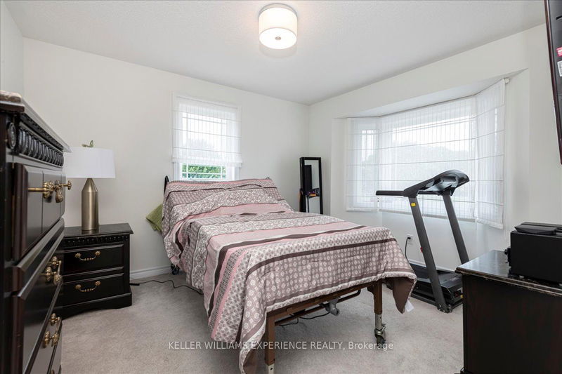 74 Megan Cres  Barrie, L4N 6E4 | Image 21