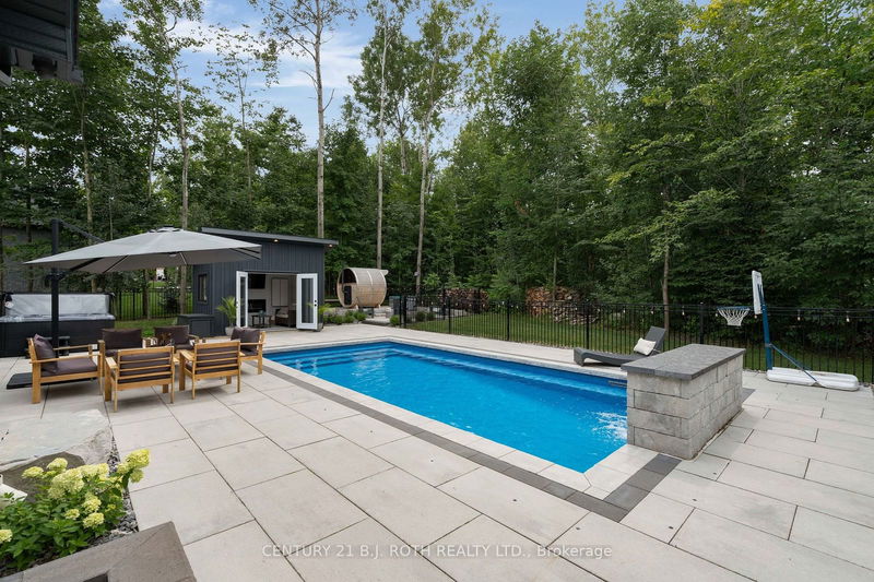 10 Walter James Pkwy  Springwater, L9X 2A6 | Image 32