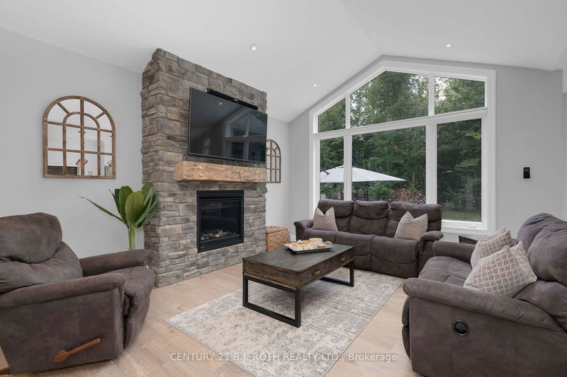 10 Walter James Pkwy  Springwater, L9X 2A6 | Image 5