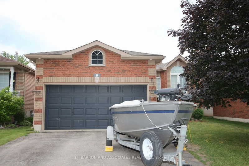 home for lease on (Lower)-9 Seline Crescent