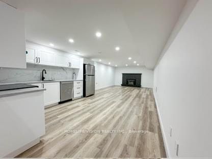 home for lease on 1 Roslyn Road