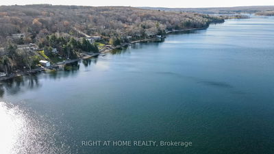 160 Gilwood Park Dr  Penetanguishene, L9M 1Z6 | Image 1