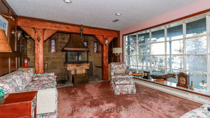 160 Gilwood Park Dr  Penetanguishene, L9M 1Z6 | Image 12