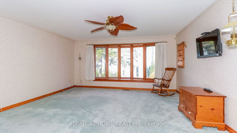 160 Gilwood Park Dr  Penetanguishene, L9M 1Z6 | Image 15