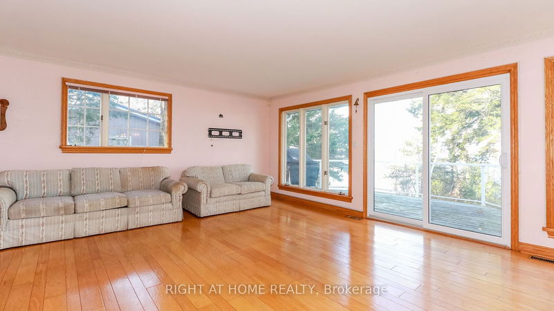 160 Gilwood Park Dr  Penetanguishene, L9M 1Z6 | Image 19