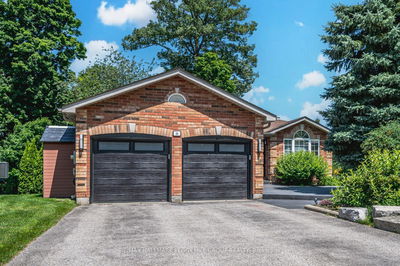 36 Glen Oak Crt  Barrie, L4M 6M4 | Image 1