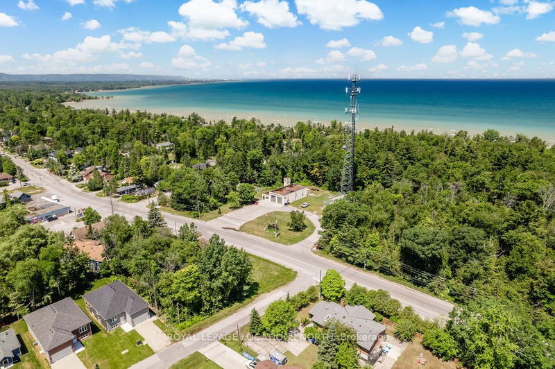 3057 Mosley St  Wasaga Beach, L9Z 1W7 | Image 11