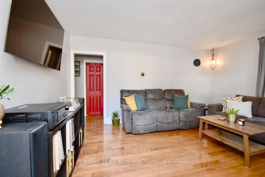 Listing Image 5