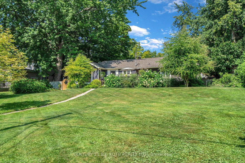 home for sale on 481 Lakeshore Road E