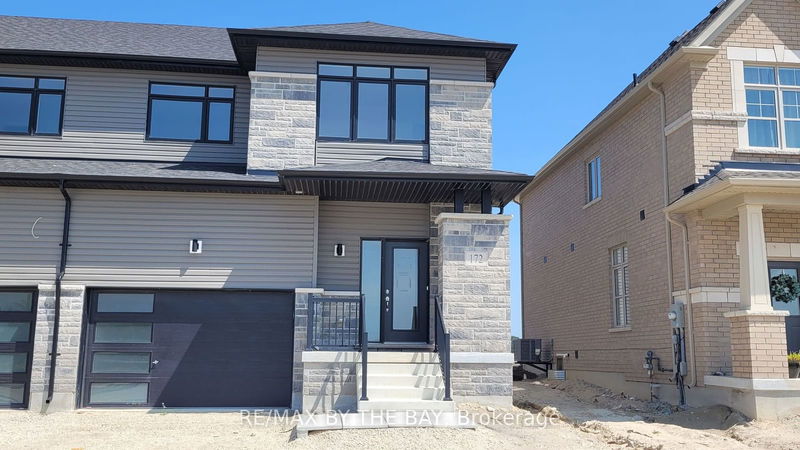 home for lease on 172 Union Boulevard
