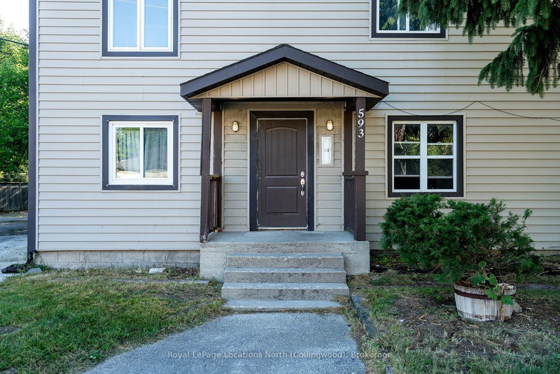593 Hurontario St, Collingwood, L9Y 2N4 | Image 2