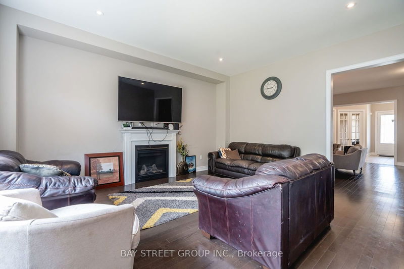 75 Muirfield Dr  Barrie, L4N 5S4 | Image 13