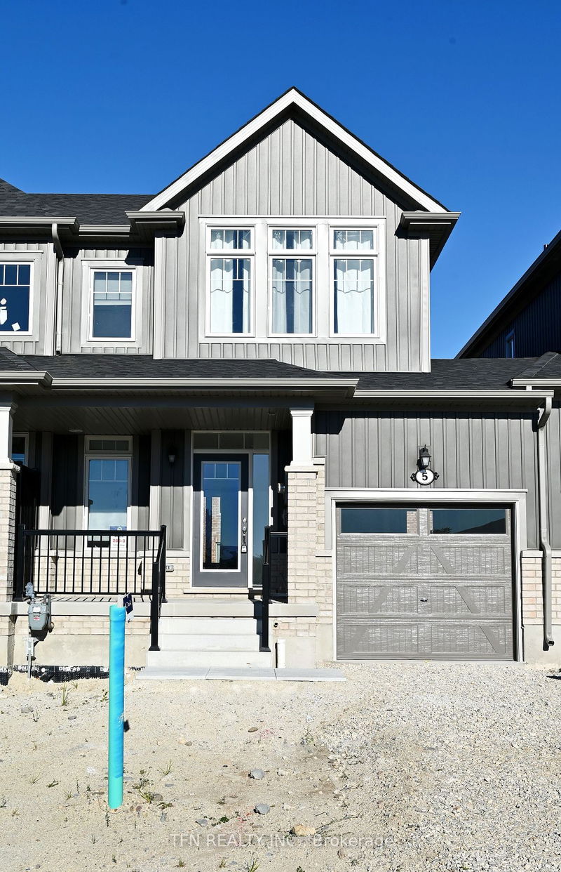 home for lease on 5 Albany Street
