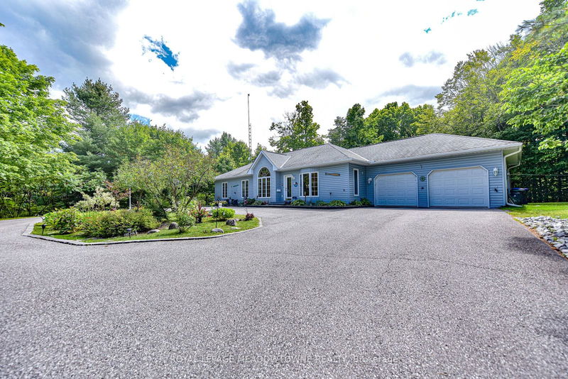 4 Beechwood Cres  Oro-Medonte, L0L 1T0 | Image 3