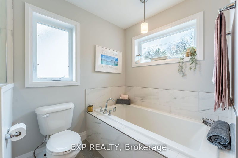 317 Edgehill Dr  Barrie, L4N 9X5 | Image 31