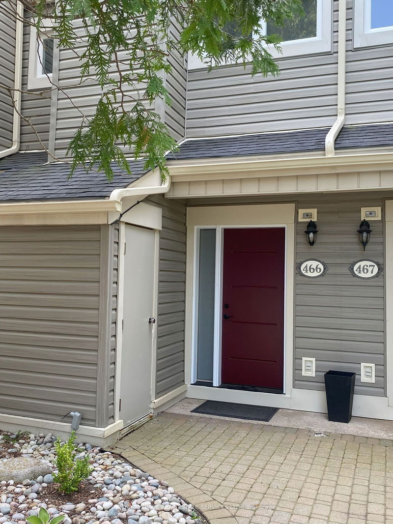 home for lease on 466 Oxbow Crescent