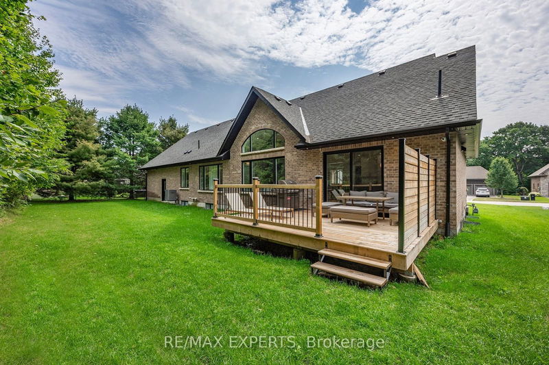 8 Ridgewood Crt  Oro-Medonte, L0L 2L0 | Image 33