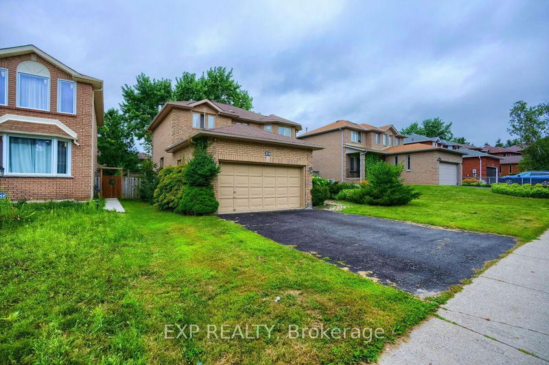 24 Neelands St  Barrie, L4N 7A1 | Image 2