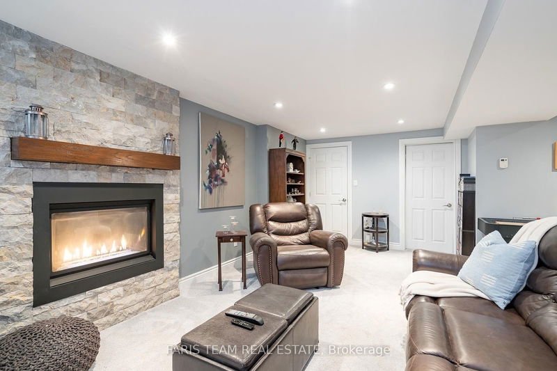 142 Livingstone St W Barrie, L4N 7J5 | Image 21