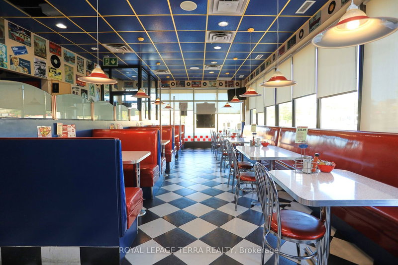 1 - 347 BAYFIELD St W, Barrie, L4M 3C3 | Image 3