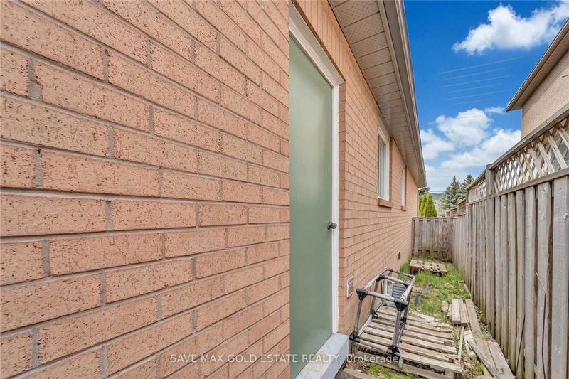 85 Cityview Circ  Barrie, L4N 7V1 | Image 8