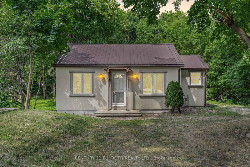 home for sale on 118 Wellington Street W