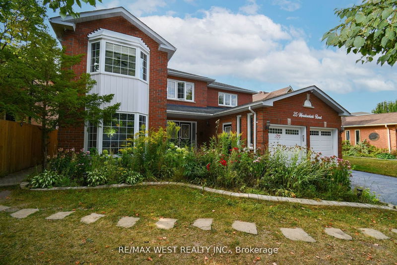 25 Meadowlark Rd  Barrie, L4M 6C8 | Image 2