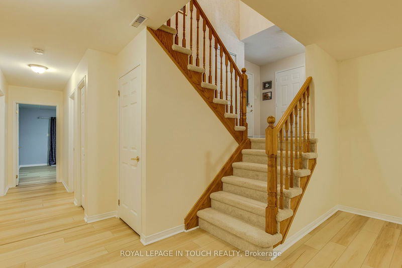 50 Goldfinch Cres  Tiny, L0L 2J0 | Image 35