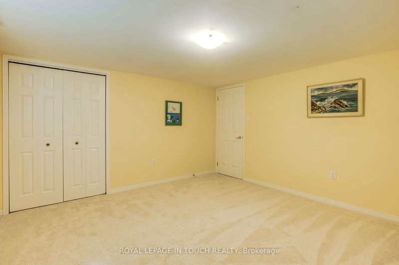 50 Goldfinch Cres  Tiny, L0L 2J0 | Image 36