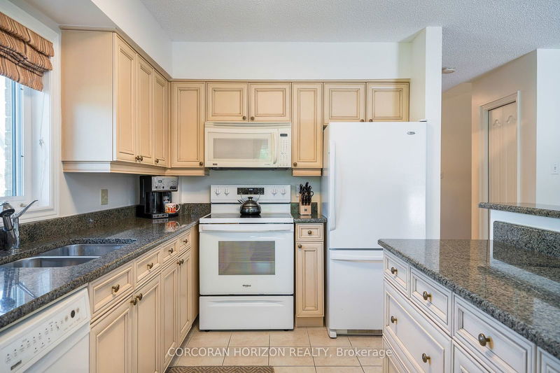  42 - 28 Rambling Way  Collingwood, L9Y 5C6 | Image 13