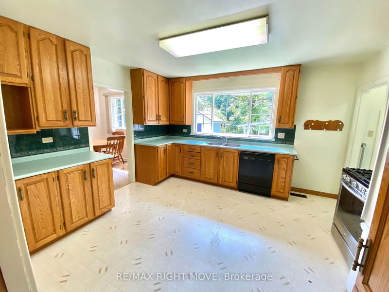 803 Hugel Ave  Midland, L4R 1X5 | Image 2