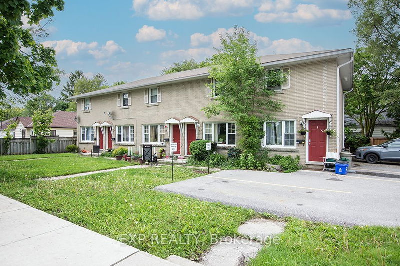 158 Penetang St  Barrie, L4M 1V8 | Image 1