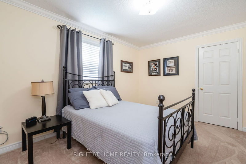 63 Prince George Cres  Barrie, L4N 0K9 | Image 25