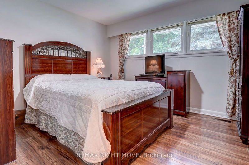 5 Dalton Cres N Orillia, L3V 5J6 | Image 12