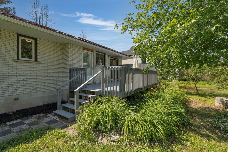 44 Lakeshore Rd E Oro-Medonte, L0L 2E0 | Image 28