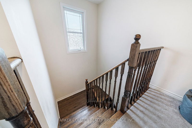 48 Cygnus Cres  Barrie, L4M 0K6 | Image 10