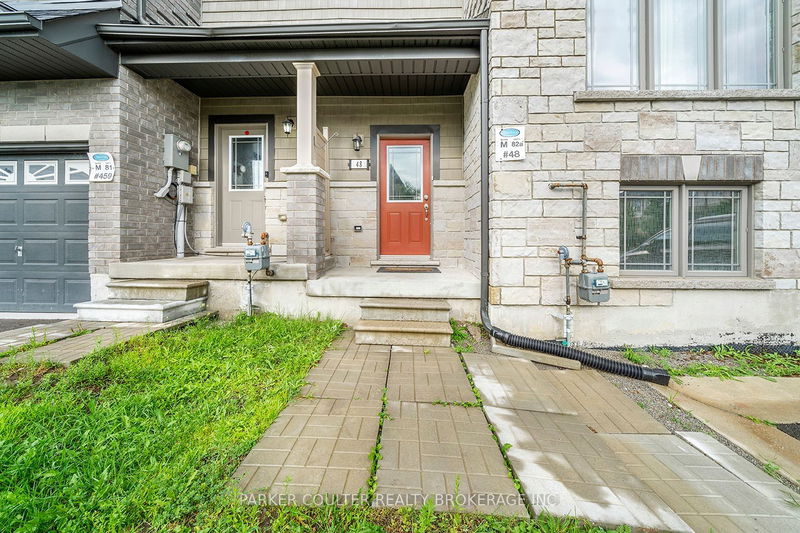 48 Cygnus Cres  Barrie, L4M 0K6 | Image 4