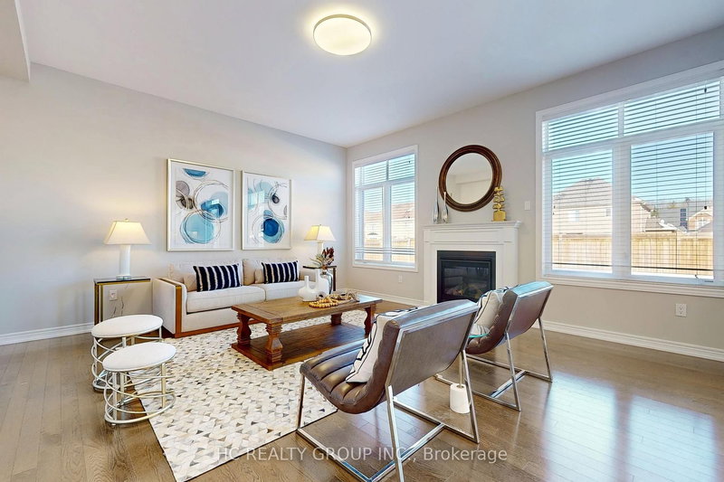 56 Redmond Cres, Springwater, L9X 2A2 | Image 2