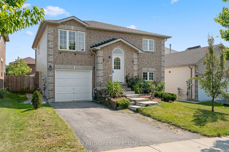 80 Ambler Bay   Barrie, L4M 7A6 | Image 1