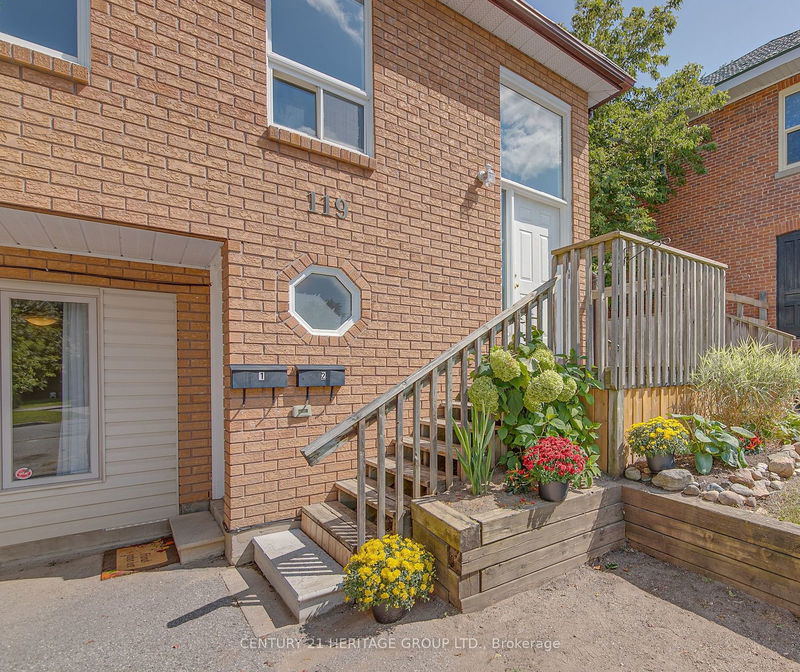 119 Berczy St  Barrie, L4M 3R3 | Image 2