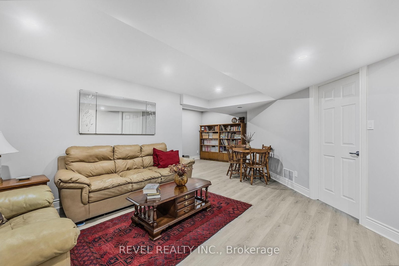 Listing Image 25
