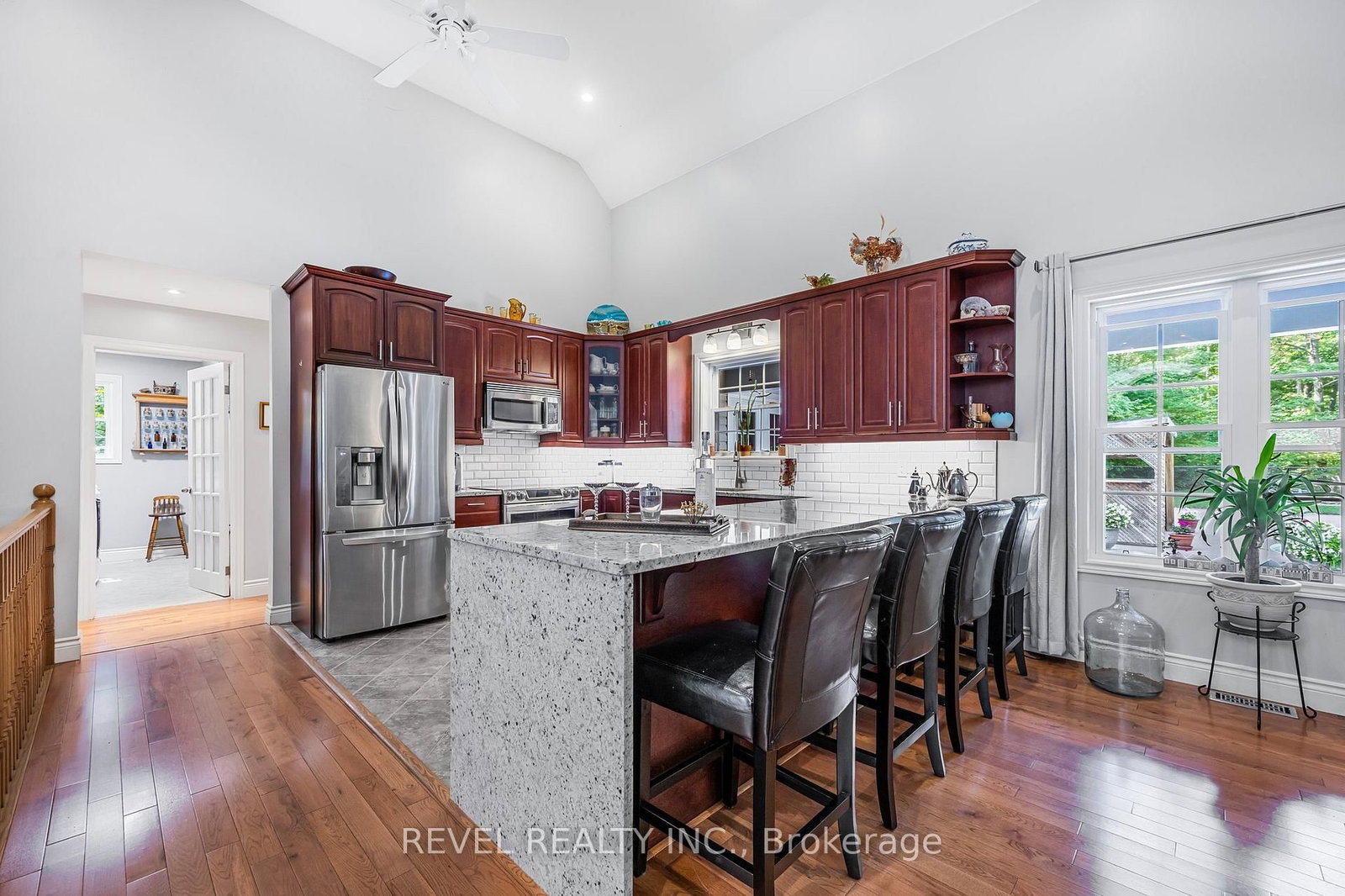 Listing Image 9