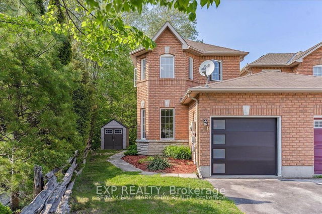 10 HAWTHORNE Crescent