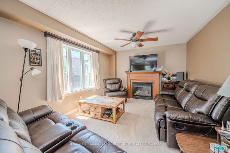 31 Megan Cres  Barrie, L4N 6E2 | Image 3