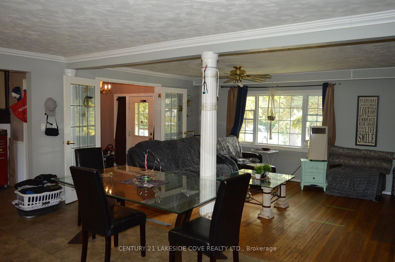 Listing Image 9