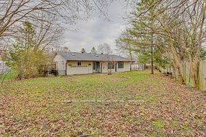 10 CURTISS Crt  Barrie, L4M 2M7 | Image 37