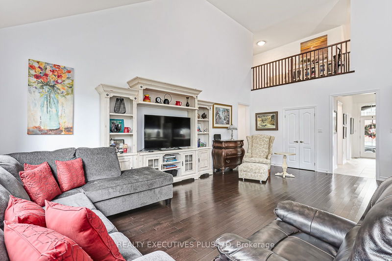 25 Mclean Ave  Collingwood, L9Y 3V2 | Image 15